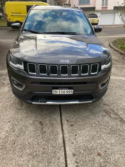 Jeep Compass 2.0 CRD Freedom AWD — SUV diesel robuste, 47000 km, entretien impeccable — vue extérieure