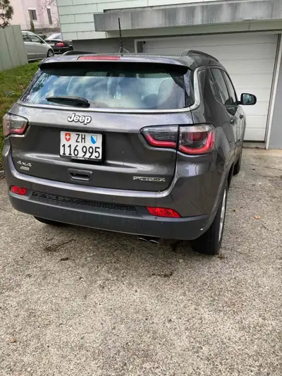 Jeep Compass 2.0 CRD Freedom AWD — SUV diesel robuste, 47000 km, entretien impeccable — arrière