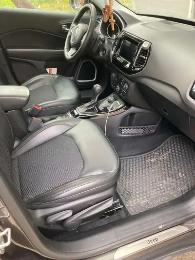 Jeep Compass 2.0 CRD Freedom AWD — SUV diesel robuste, 47000 km, entretien impeccable — détail
