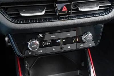Skoda Fabia 1.0 TSI Monte Carlo DSG — Citadine dynamique, garantie usine 5 ans — Miniatura 20
