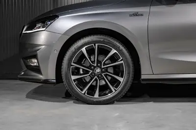 Skoda Fabia 1.0 TSI Monte Carlo DSG — Citadine dynamique, garantie usine 5 ans — Miniatura 29