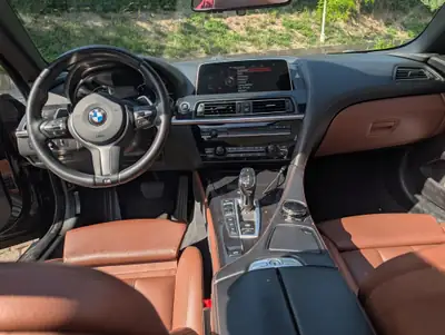 BMW 640i xDrive Cabriolet — Décapotable premium, 320 ch, cuir brun et technologie Harman Kardon — Miniatura 11