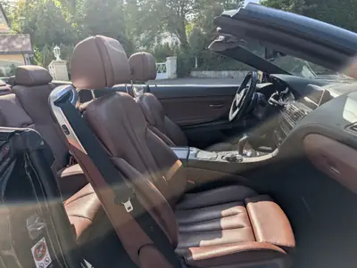 BMW 640i xDrive Cabriolet — Décapotable premium, 320 ch, cuir brun et technologie Harman Kardon — Miniatura 15