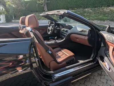 BMW 640i xDrive Cabriolet — Décapotable premium, 320 ch, cuir brun et technologie Harman Kardon — Miniatura 14