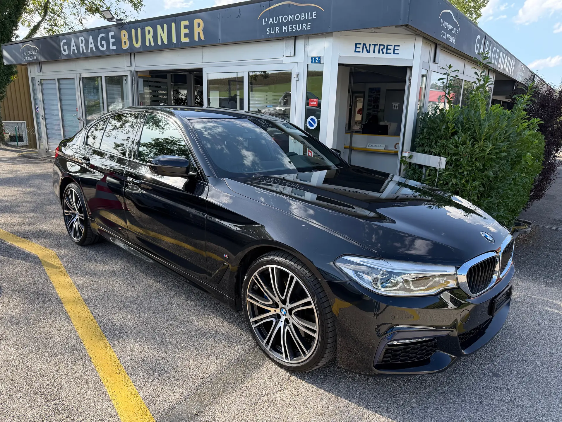 BMW 530e iPerformance — Berline hybride rechargeable M Sport, 114'000 km — vista esterna
