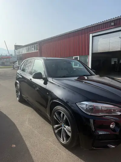 BMW X5 M50d — SUV premium diesel, 381 ch et transmission intégrale — Innenraum