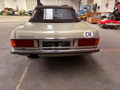 Mercedes-Benz SL 280 1982 — Roadster sportif classique, contrôle technique réussi — interni