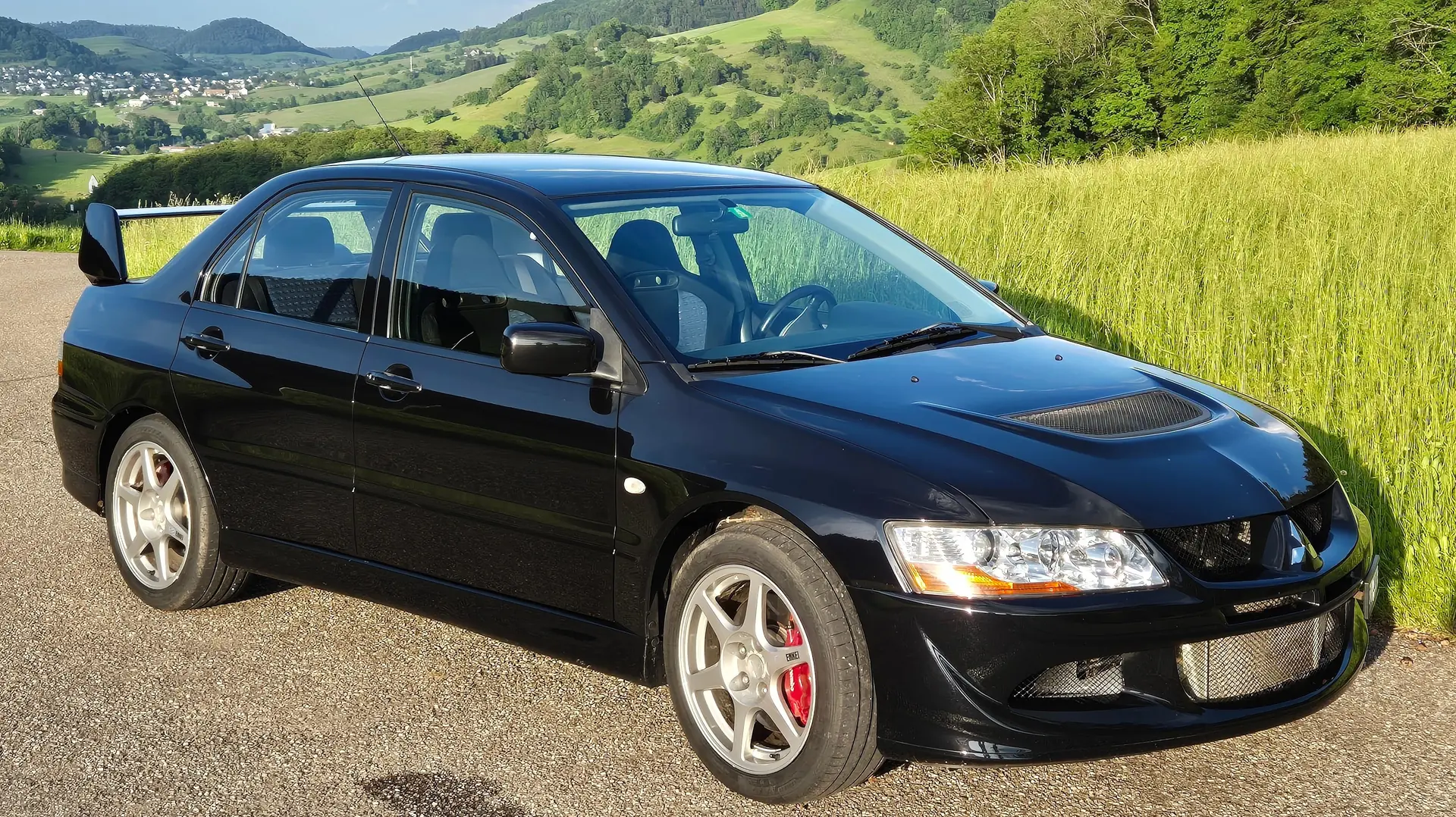 Mitsubishi Lancer EVO VIII 2.0T — La légende sportive japonaise, 265 ch de pure performance