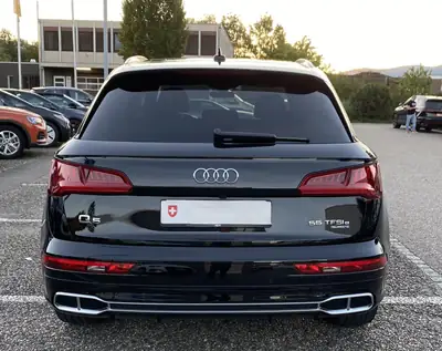Audi Q5 2.0 55 TFSI e Sport quattro — SUV hybride rechargeable, 96'000 km seulement — arrière
