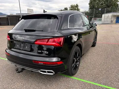 Audi Q5 2.0 55 TFSI e Sport quattro — SUV hybride rechargeable, 96'000 km seulement — tableau de bord