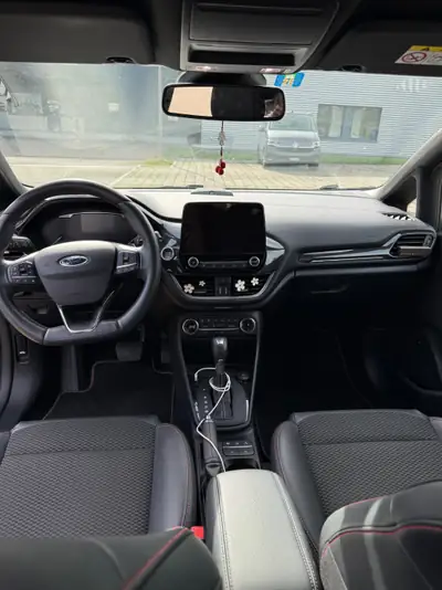 Ford Fiesta 1.0 EcoBoost 125 ST-Line — Citadine dynamique, entretien maîtrisé — interior