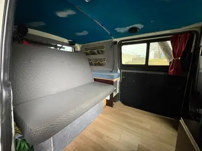 VW T5 2.5 TDI 131 4motion — Monospace robuste tout-terrain, 206000 km — tableau de bord