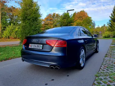 Audi S8 4.0 V8 TFSI Quattro — Berline de luxe haute performance, 167'000 km — Heckansicht