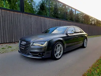 Audi S8 4.0 V8 TFSI Quattro — Berline de luxe haute performance, 167'000 km — Außenansicht