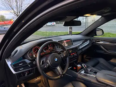 BMW X6 30d xDrive 2016 — SUV coupé premium, moteur diesel performant, kilométrage ultra-réduit — intérieur
