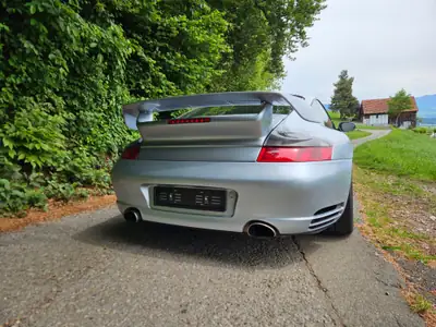Porsche 911 Turbo 2002 — Légendaire coupé sport 420 ch, sans accident — fianco