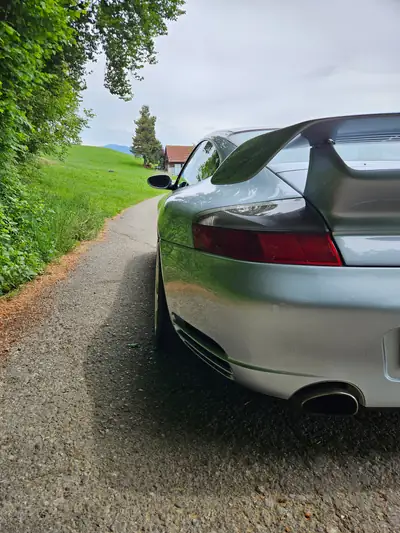Porsche 911 Turbo 2002 — Légendaire coupé sport 420 ch, sans accident — vista esterna