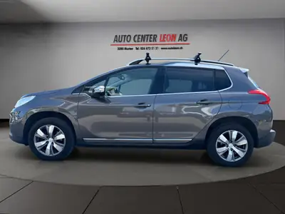 Peugeot 2008 1.6 BlueHDi Allure — SUV compact diesel économe, sans accident — Heckansicht