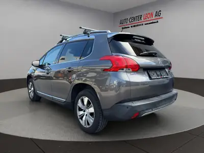 Peugeot 2008 1.6 BlueHDi Allure — SUV compact diesel économe, sans accident — Innenraum