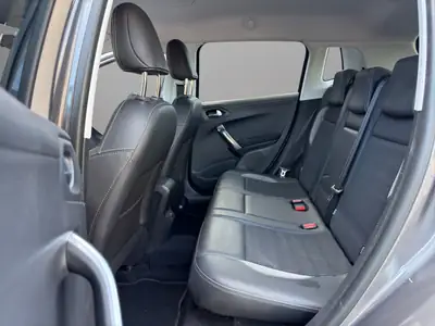 Peugeot 2008 1.6 BlueHDi Allure — SUV compact diesel économe, sans accident — Miniatur 13