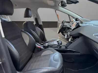 Peugeot 2008 1.6 BlueHDi Allure — SUV compact diesel économe, sans accident — Miniatur 17