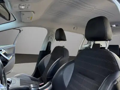 Peugeot 2008 1.6 BlueHDi Allure — SUV compact diesel économe, sans accident — Miniatur 21
