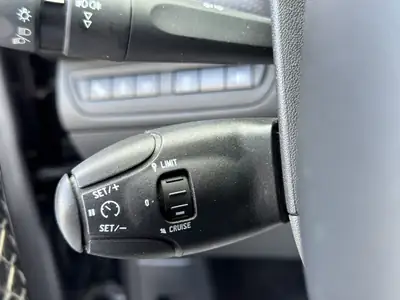 Peugeot 2008 1.6 BlueHDi Allure — SUV compact diesel économe, sans accident — Miniatur 24