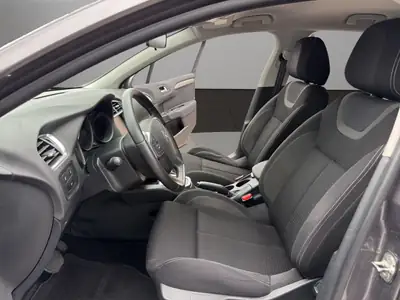 Citroën C4 1.2 PureTech Feel — Berline urbaine automatique, moteur efficient — Miniatur 9