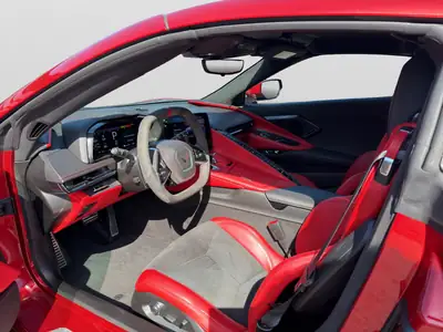 Chevrolet Corvette Stingray 6.2 V8 — Légende américaine rouge, 482 ch, kilométrage imbattable — Miniature 9