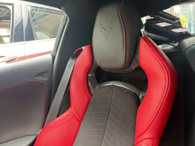 Chevrolet Corvette Stingray 6.2 V8 — Légende américaine rouge, 482 ch, kilométrage imbattable — Miniature 19