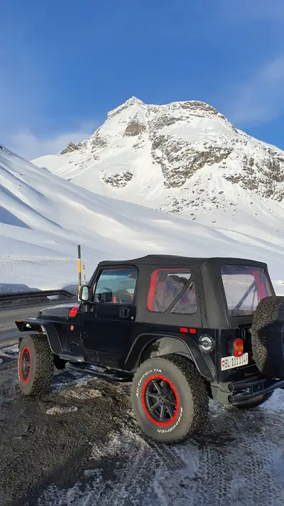 Jeep Wrangler 2.4 Sport — Légende du tout-terrain, 117'000 km, sans sinistre — côté