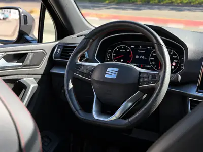SEAT Tarraco 1.4 e-HYBRID DSG — SUV 7 places hybride rechargeable, toit panoramique, très faible kilométrage — Miniatura 14
