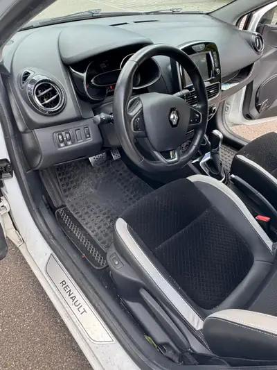 Renault Clio 1.2 TCe 120 90th Anniv. — Citadine polyvalente, moteur efficace, sans sinistre — interior