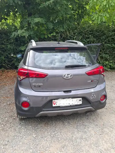 Hyundai i20 1.0 T-GDi 120 Amplia — Citadine dynamique, sans accident, consommation exemplaire — Seitenansicht