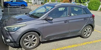 Hyundai i20 1.0 T-GDi 120 Amplia — Citadine dynamique, sans accident, consommation exemplaire — Heckansicht