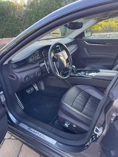 Maserati Quattroporte 3.8 V8 Trofeo — Berline prestige 580 ch, très peu kilométrée — détail
