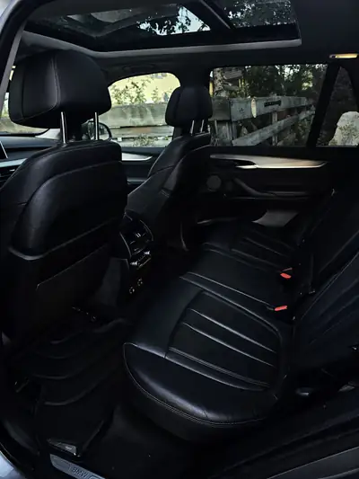 BMW X5 xDrive 40d — SUV premium 7 places, diesel performant et équipé — interior