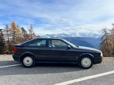 Audi Coupé 2.0 E — Élégance sportive des années 90, moteur fiable et compact — vue extérieure