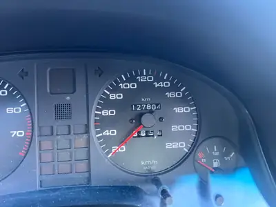 Audi Coupé 2.0 E — Élégance sportive des années 90, moteur fiable et compact — Miniature 9