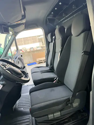 Renault Master 2.3 dCi 135 TwinTurbo — Utilitaire compact robuste, 188'000 km — arrière