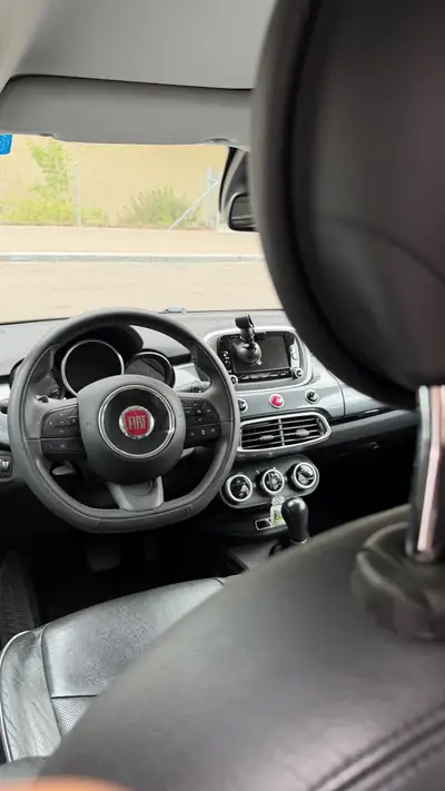 Fiat 500X 1.4 MultiAir Lounge — SUV compact urbain, boîte auto, entretien récent — détail