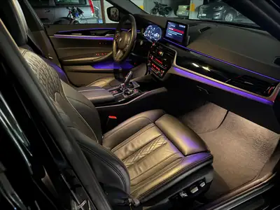 BMW 530d xDrive M Paket — Berline de prestige, 265 ch diesel et traction intégrale — cruscotto