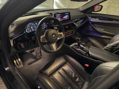 BMW 530d xDrive M Paket — Berline de prestige, 265 ch diesel et traction intégrale — interni
