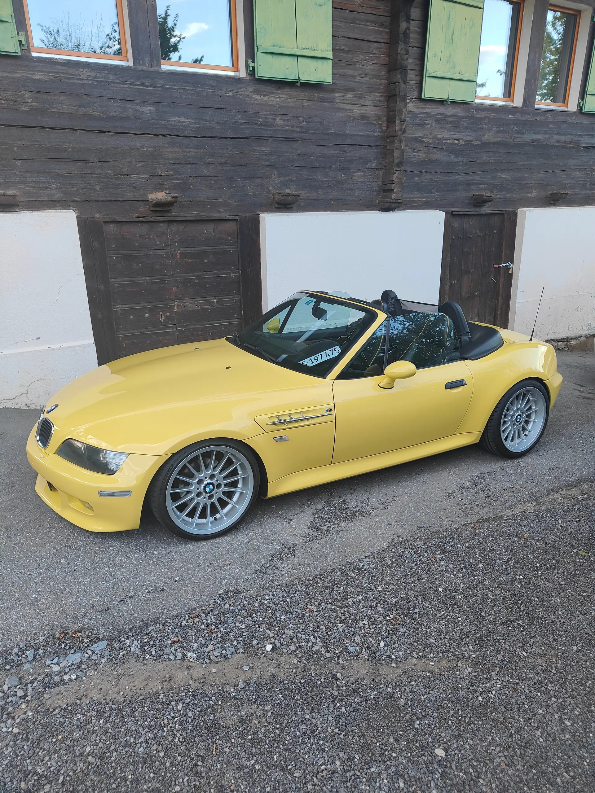BMW Z3 2.8 — Roadster de légende jaune Dakar, moteur 6-cylindres mythique