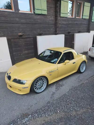 BMW Z3 2.8 — Roadster de légende jaune Dakar, moteur 6-cylindres mythique — arrière