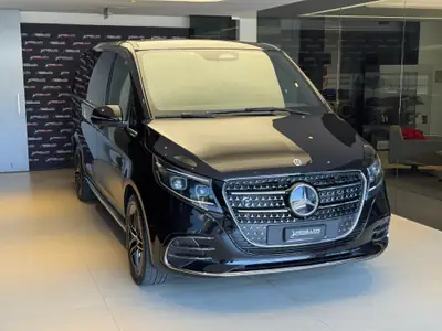 Mercedes-Benz V 300 d Long Exclusive 4Matic — Monospace Premium, Très Faible Kilométrage — Heckansicht
