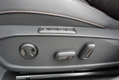CUPRA Formentor 2.5 TSI VZ5 DSG — 390 ch, AWD sportif et équipé, seulement 43'990 km — Miniature 21