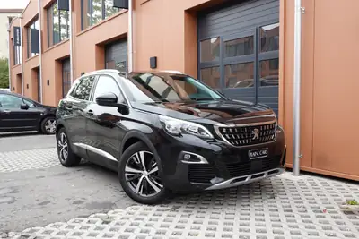 Peugeot 3008 1.2 PureTech — SUV polyvalent, toit panoramique, faible consommation — detail