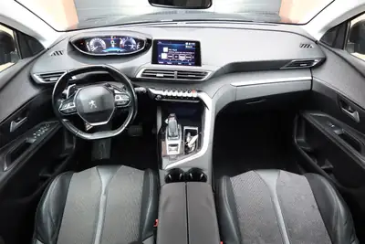 Peugeot 3008 1.2 PureTech — SUV polyvalent, toit panoramique, faible consommation — Thumbnail 11