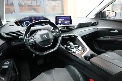 Peugeot 3008 1.2 PureTech — SUV polyvalent, toit panoramique, faible consommation — Thumbnail 13